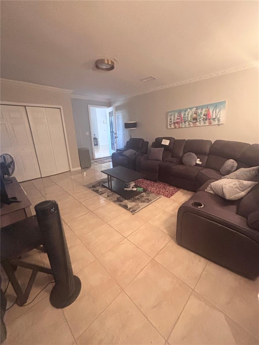 Image 5 of 26 For 977 Alsace Drive