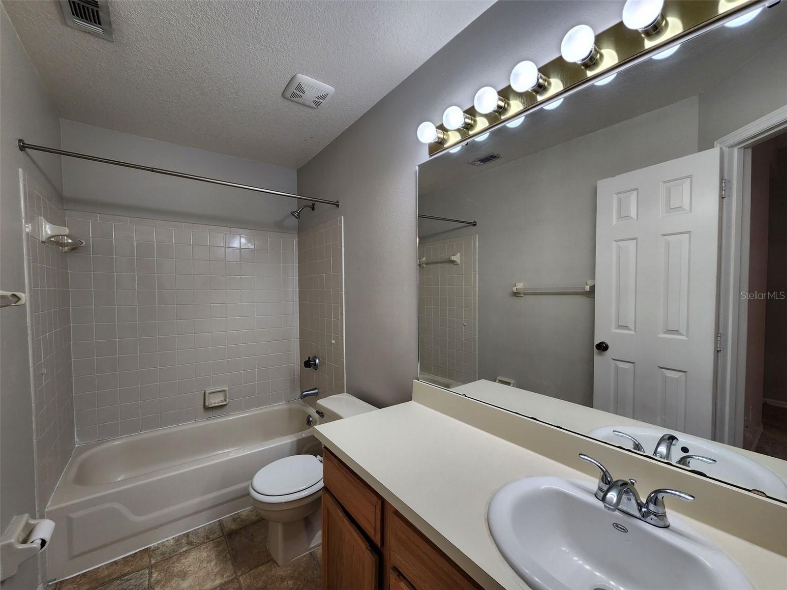 Image 18 of 23 For 995 Northern Dancer Way 205