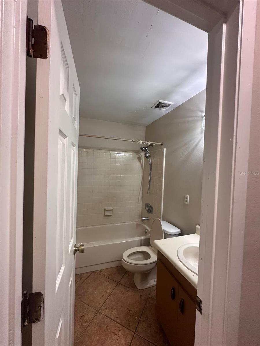 Image 5 of 25 For 4866 Semoran Boulevard 1802