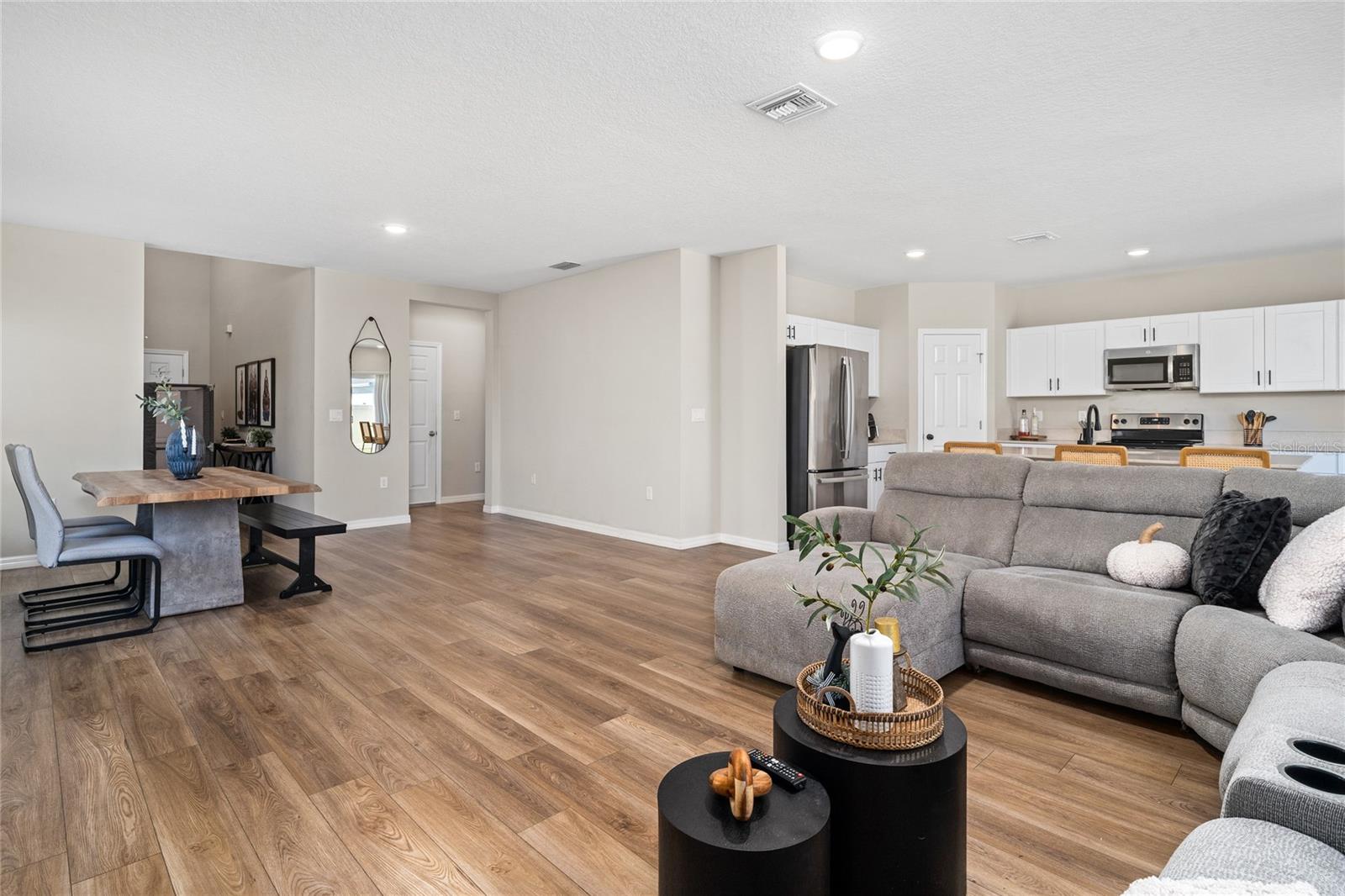 Image 5 of 27 For 5008 Starboard Street