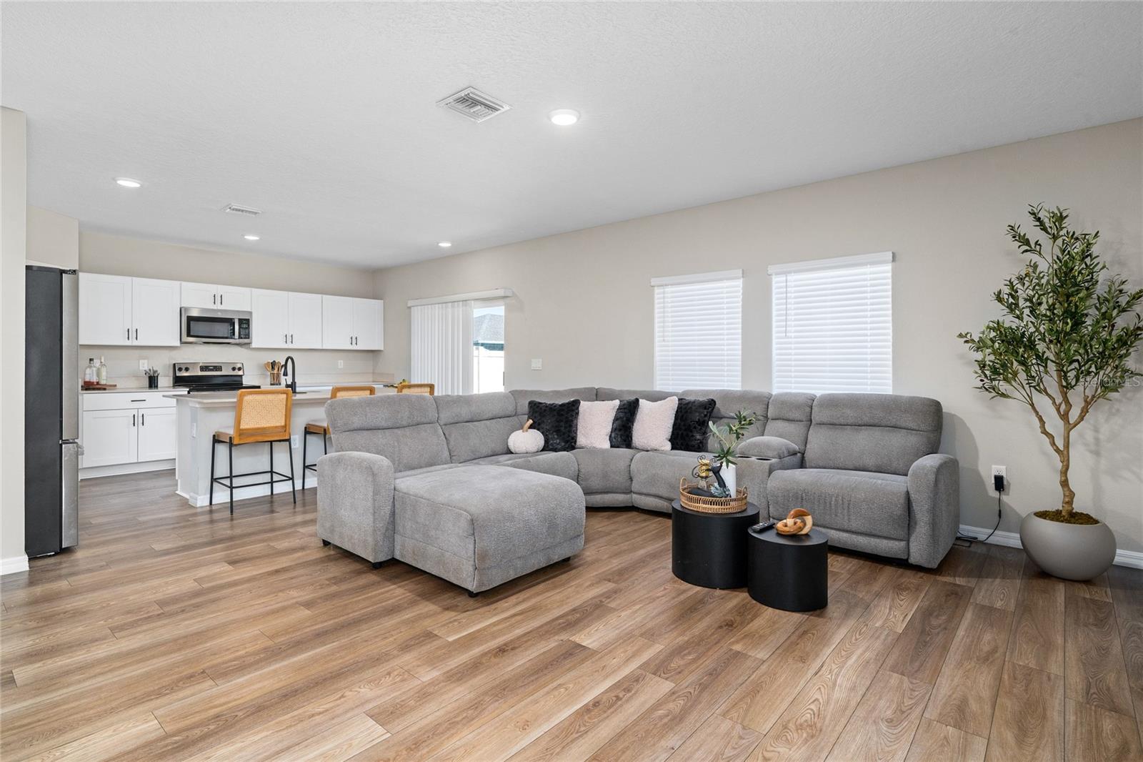 Image 6 of 27 For 5008 Starboard Street