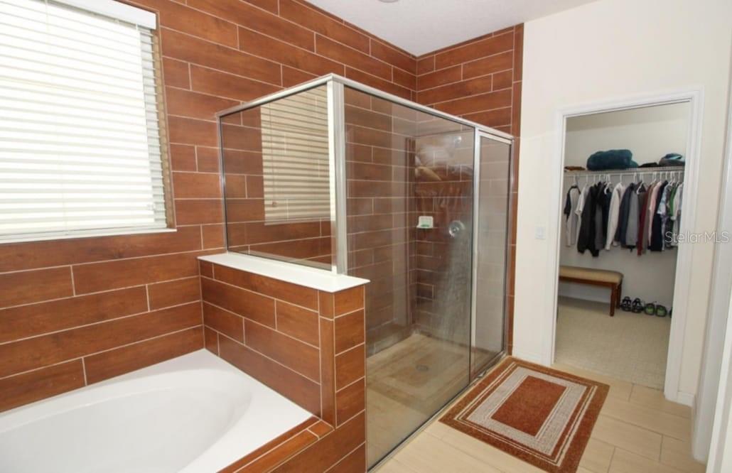 Image 18 of 41 For 14590 Black Quill Drive