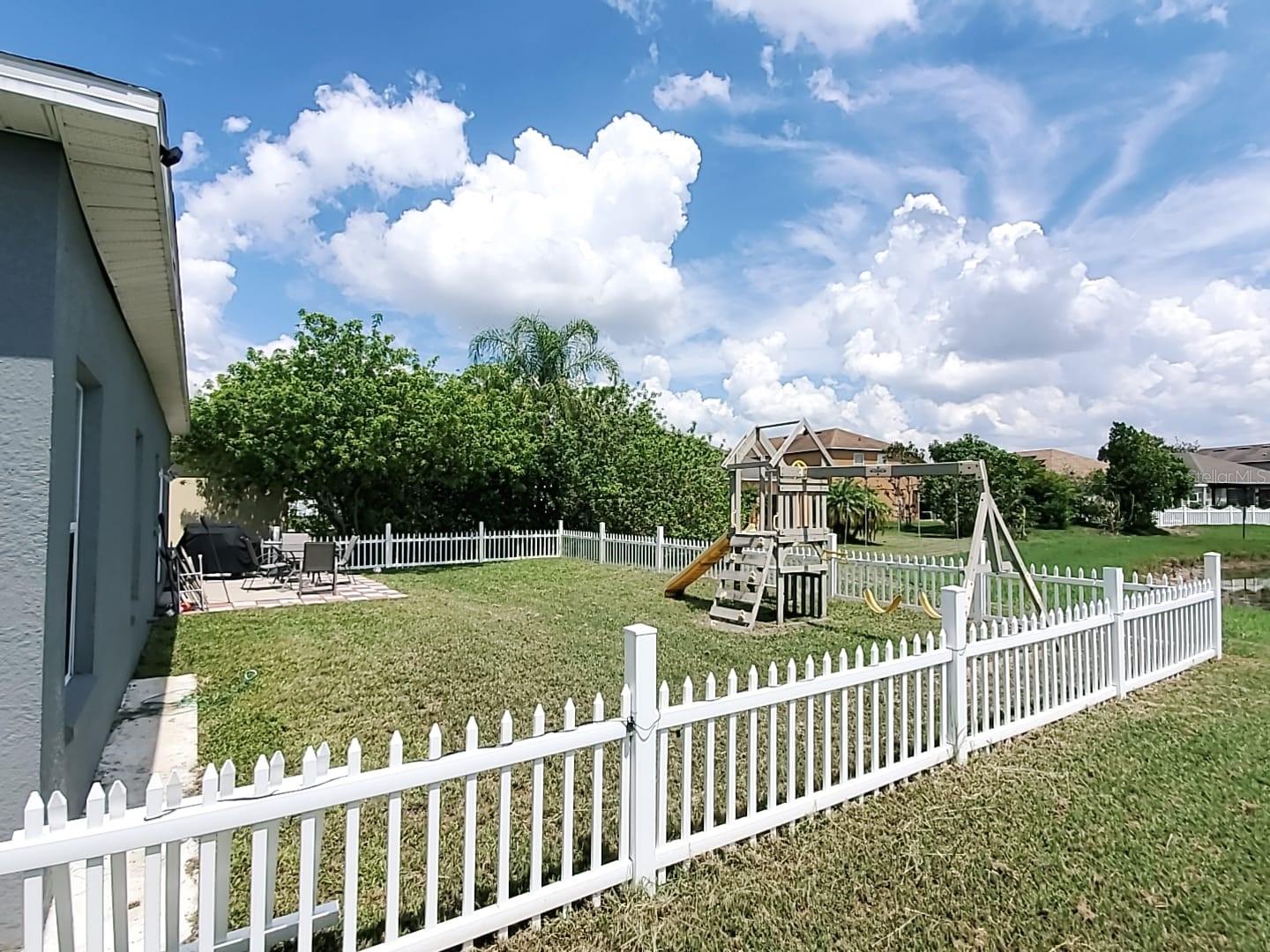 Image 5 of 20 For 714 Hacienda Circle