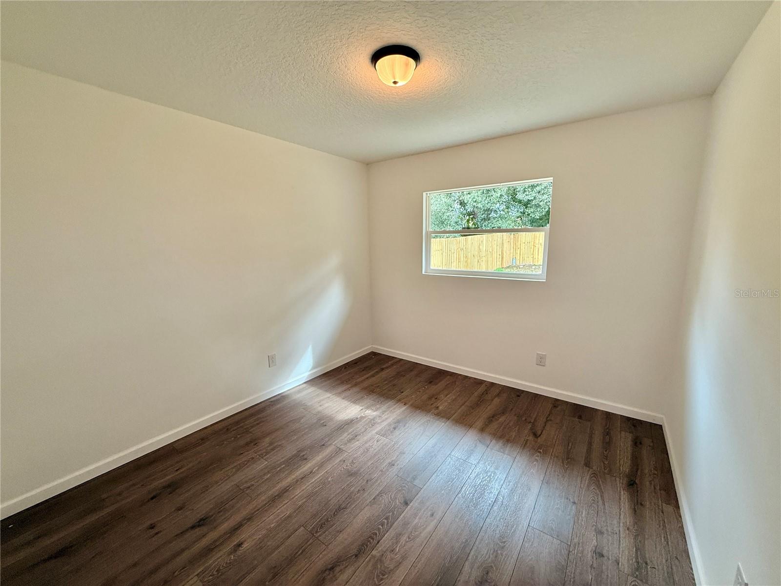 Image 16 of 23 For 7818 Kensingham Court