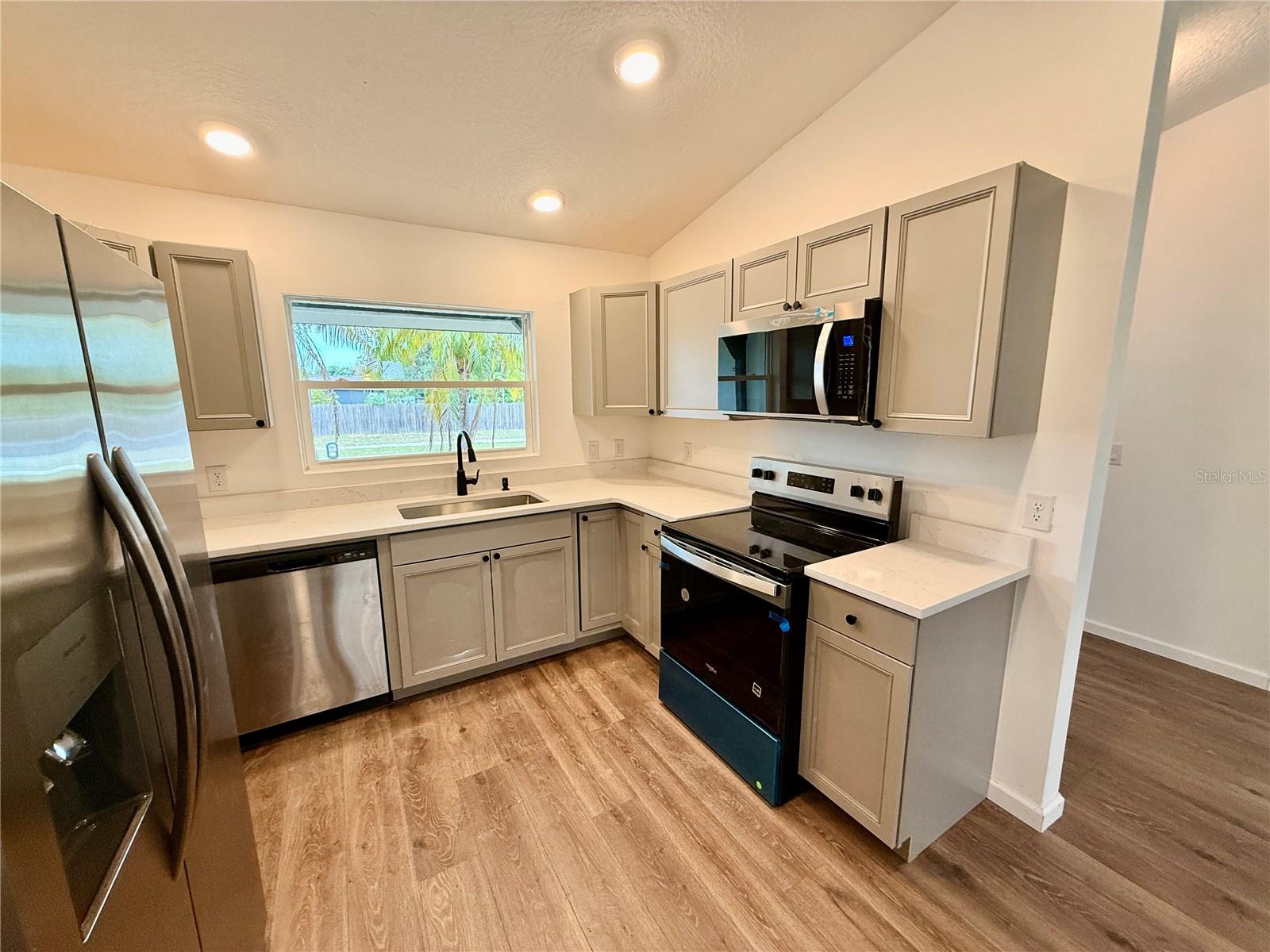 Image 5 of 23 For 7818 Kensingham Court