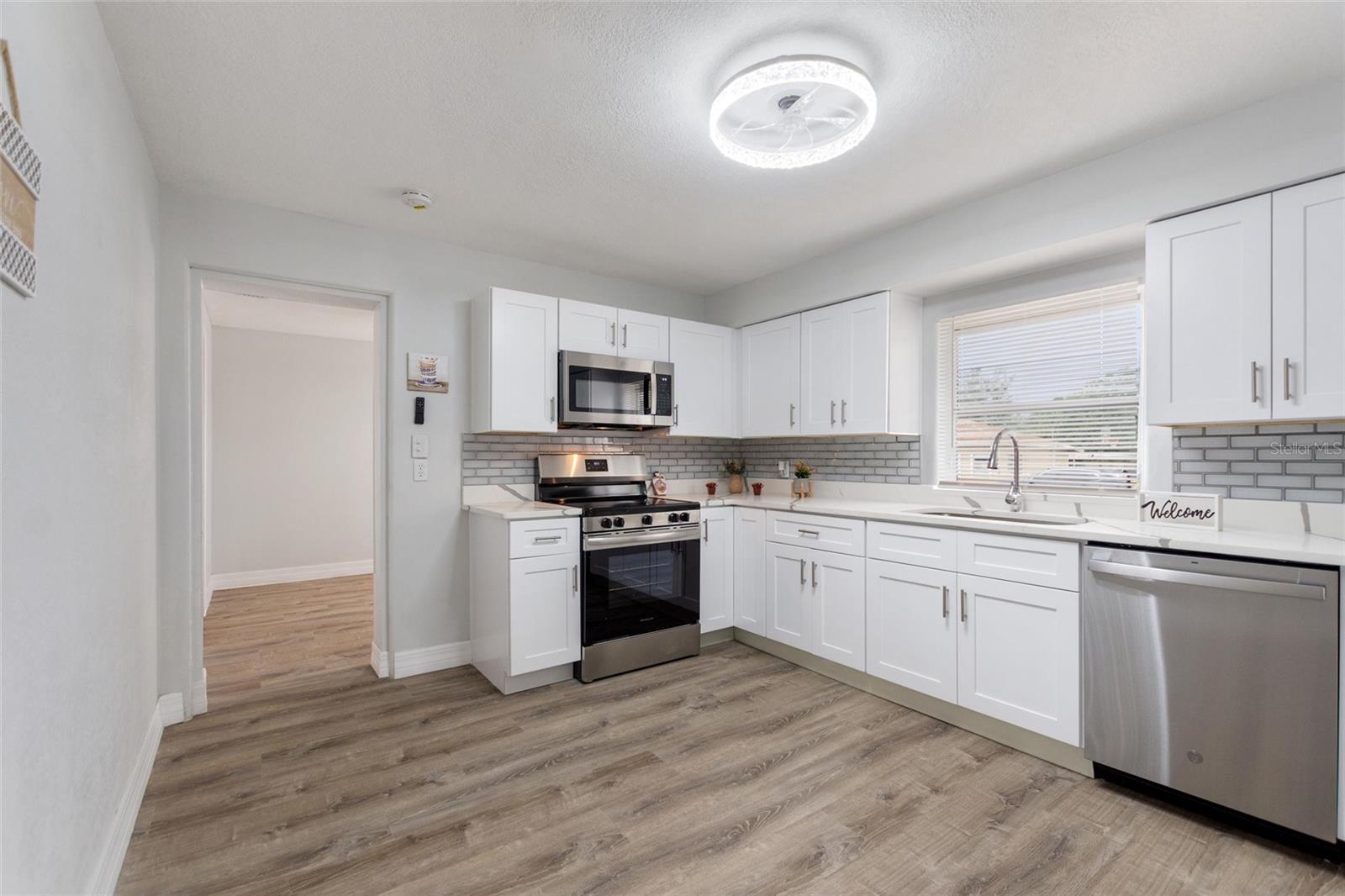 Image 14 of 40 For 666 Avenue B Sw