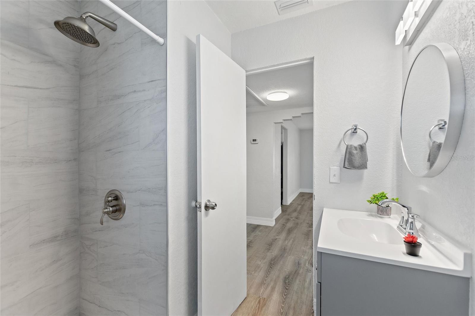 Image 21 of 40 For 666 Avenue B Sw