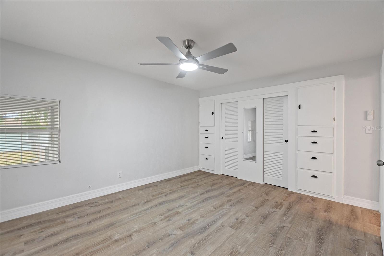 Image 23 of 40 For 666 Avenue B Sw