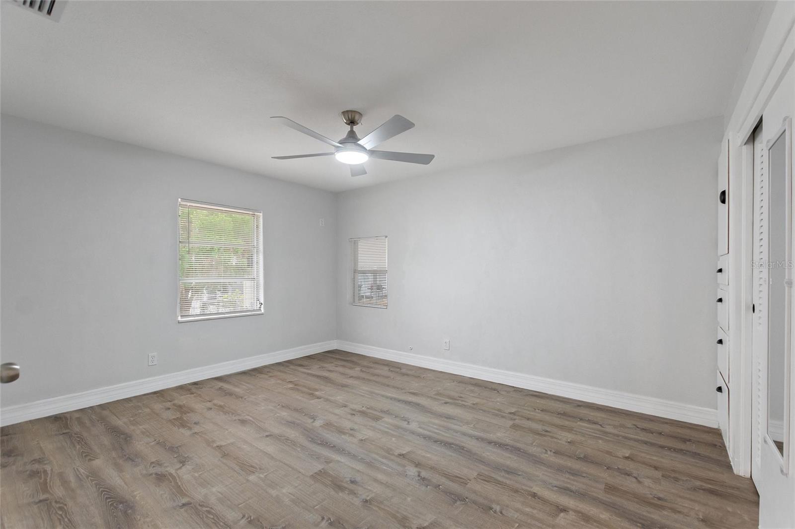 Image 25 of 40 For 666 Avenue B Sw