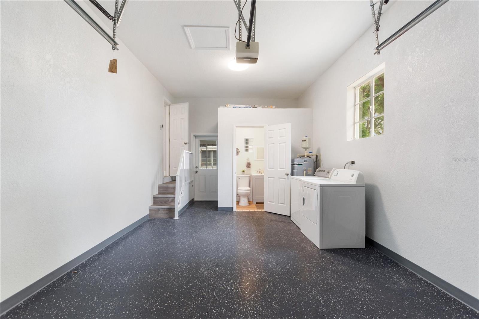 Image 32 of 40 For 666 Avenue B Sw