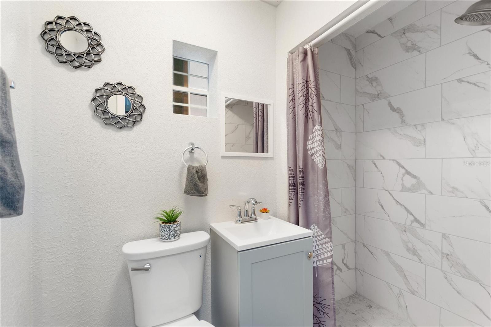 Image 33 of 40 For 666 Avenue B Sw