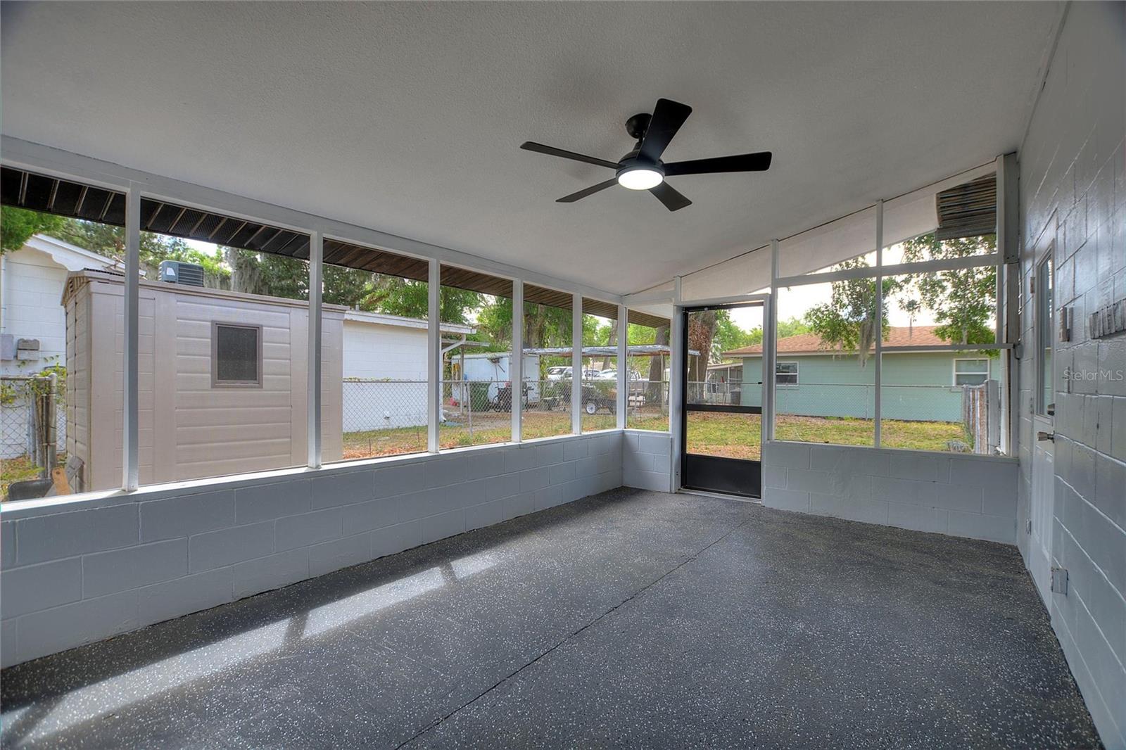 Image 35 of 40 For 666 Avenue B Sw