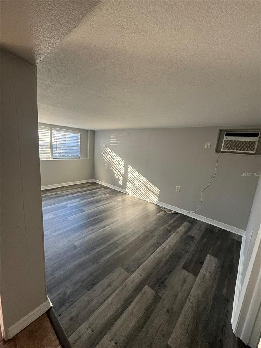 Image 35 of 51 For 3105 Crystal Lake Drive