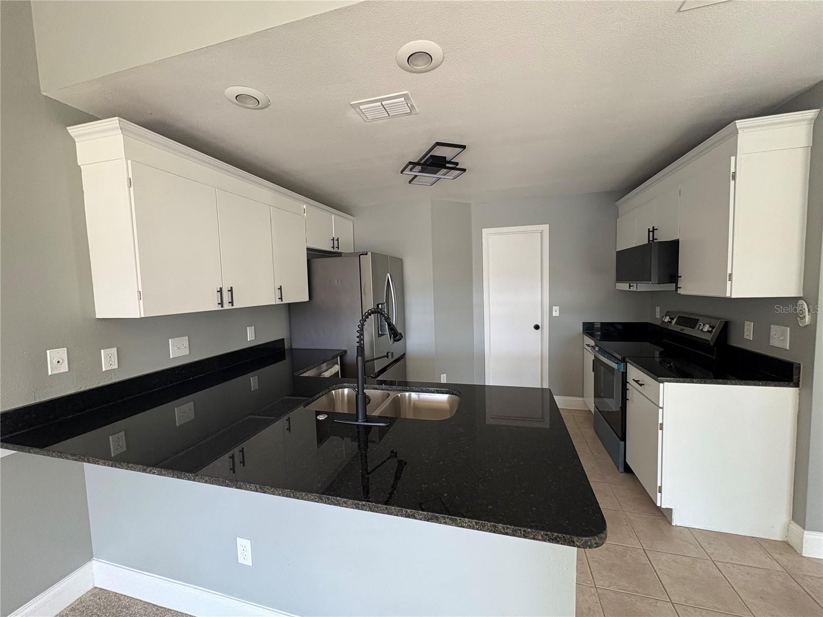 Image 4 of 22 For 1559 Avleigh Circle