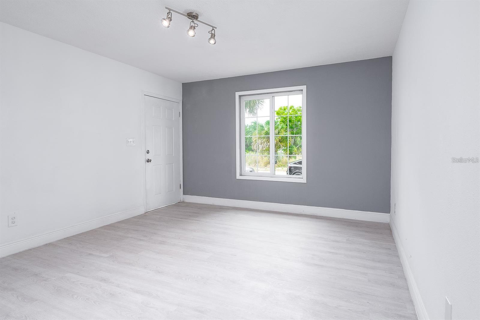 Image 2 of 15 For 519 Williams Street