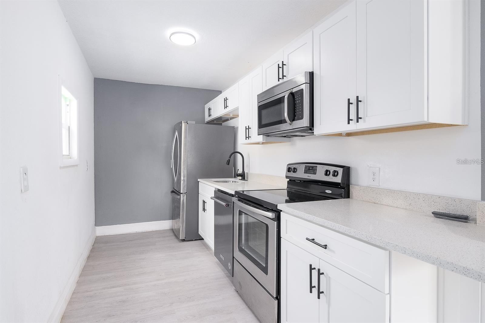 Image 6 of 15 For 519 Williams Street