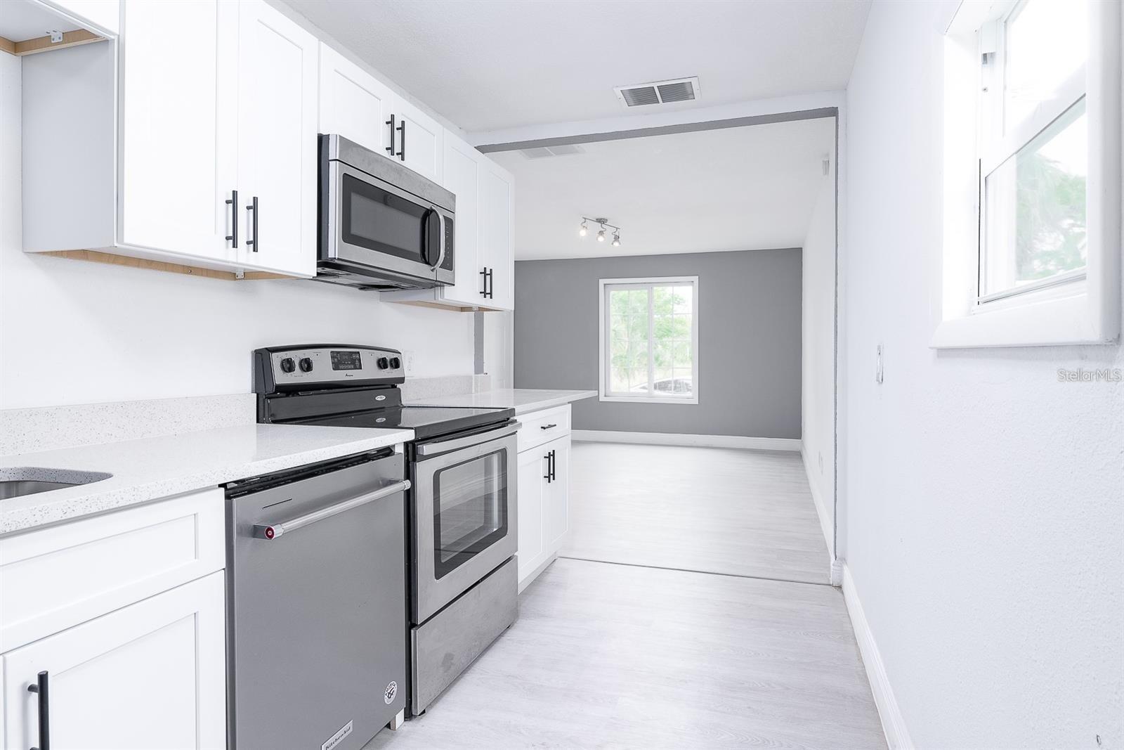 Image 7 of 15 For 519 Williams Street