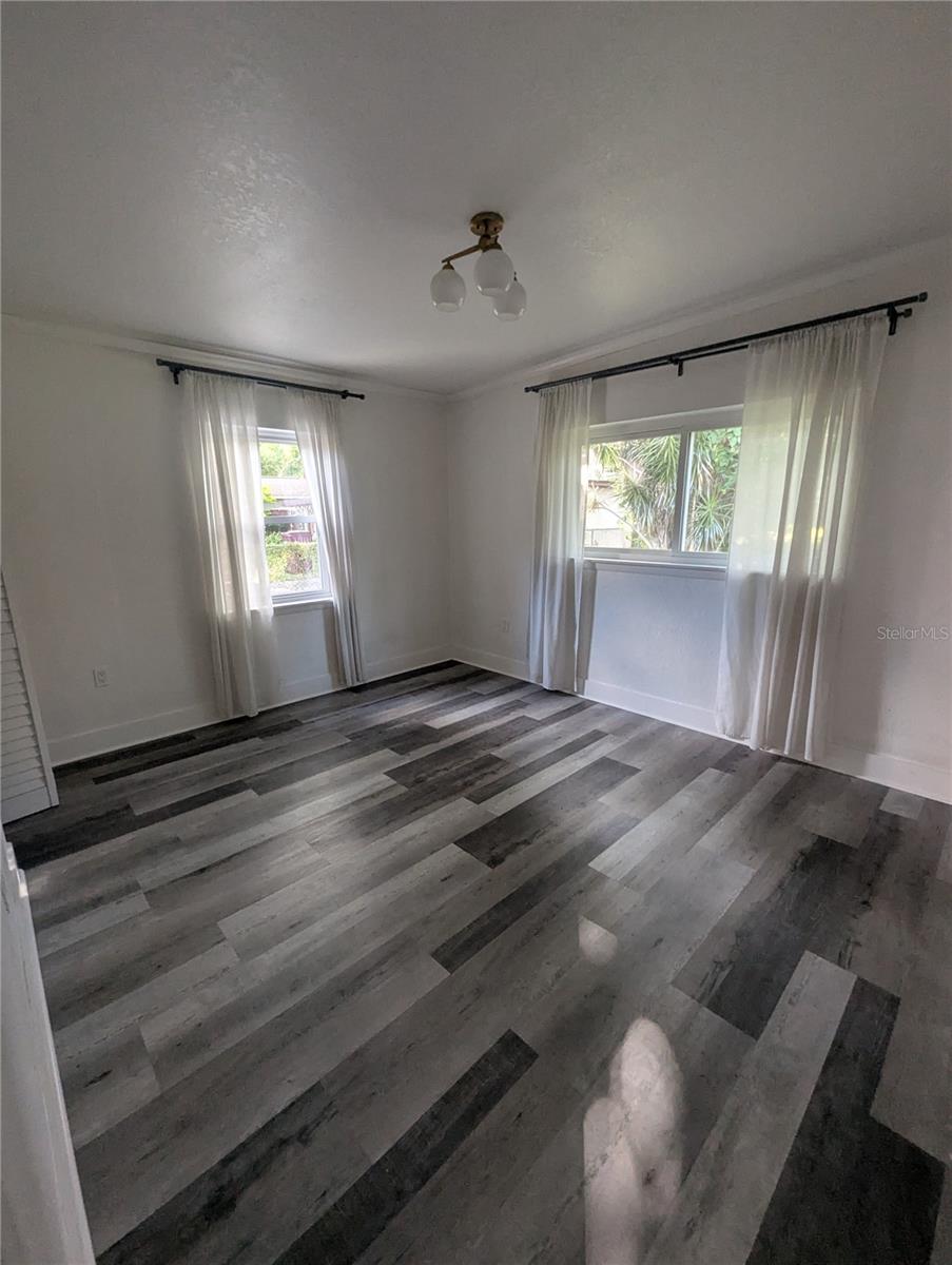 Image 16 of 23 For 928 Bumby Avenue