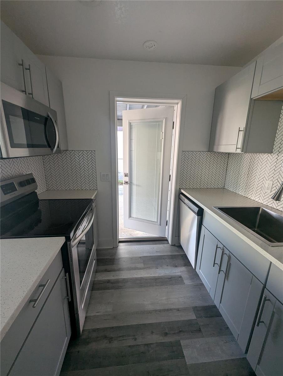 Image 20 of 23 For 928 Bumby Avenue