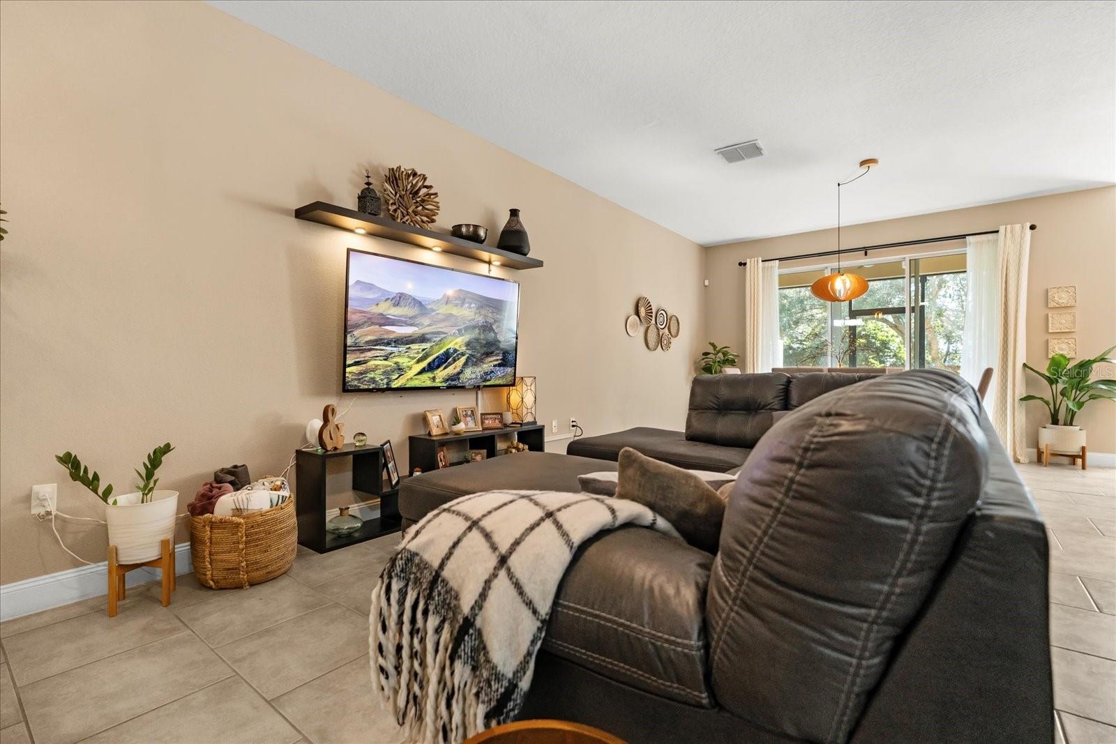 Image 2 of 31 For 2014 Traders Cove