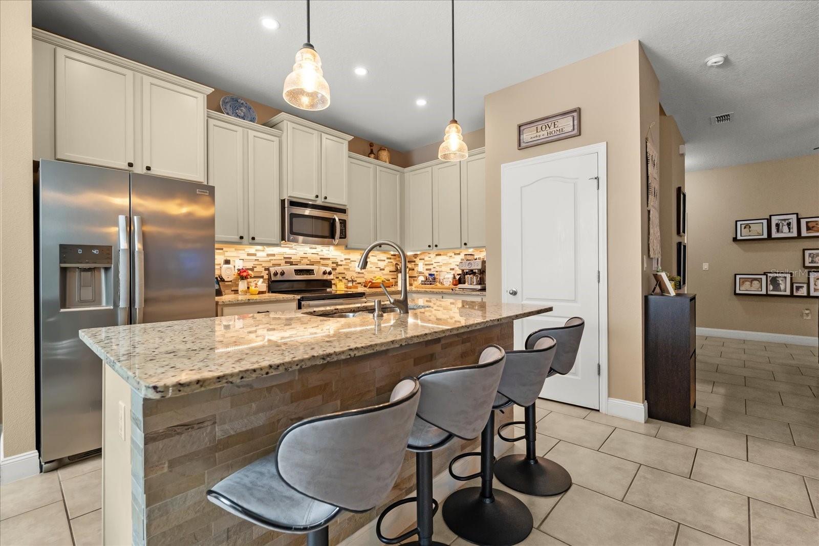 Image 7 of 31 For 2014 Traders Cove