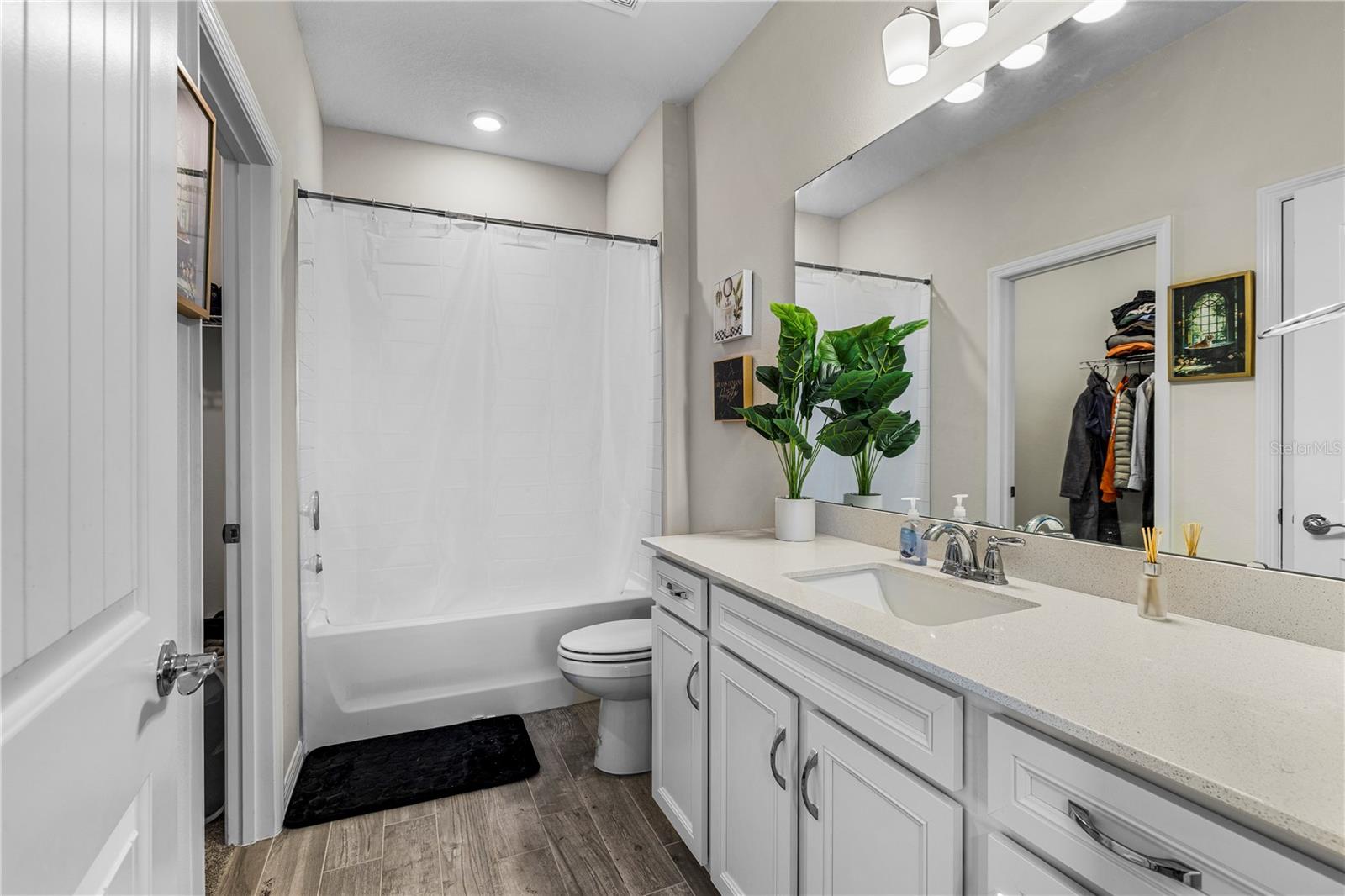 Image 7 of 48 For 9622 Passiac Parkway