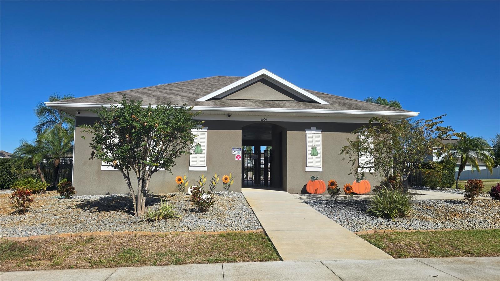 Image 4 of 8 For 1369 Yorkdale Road