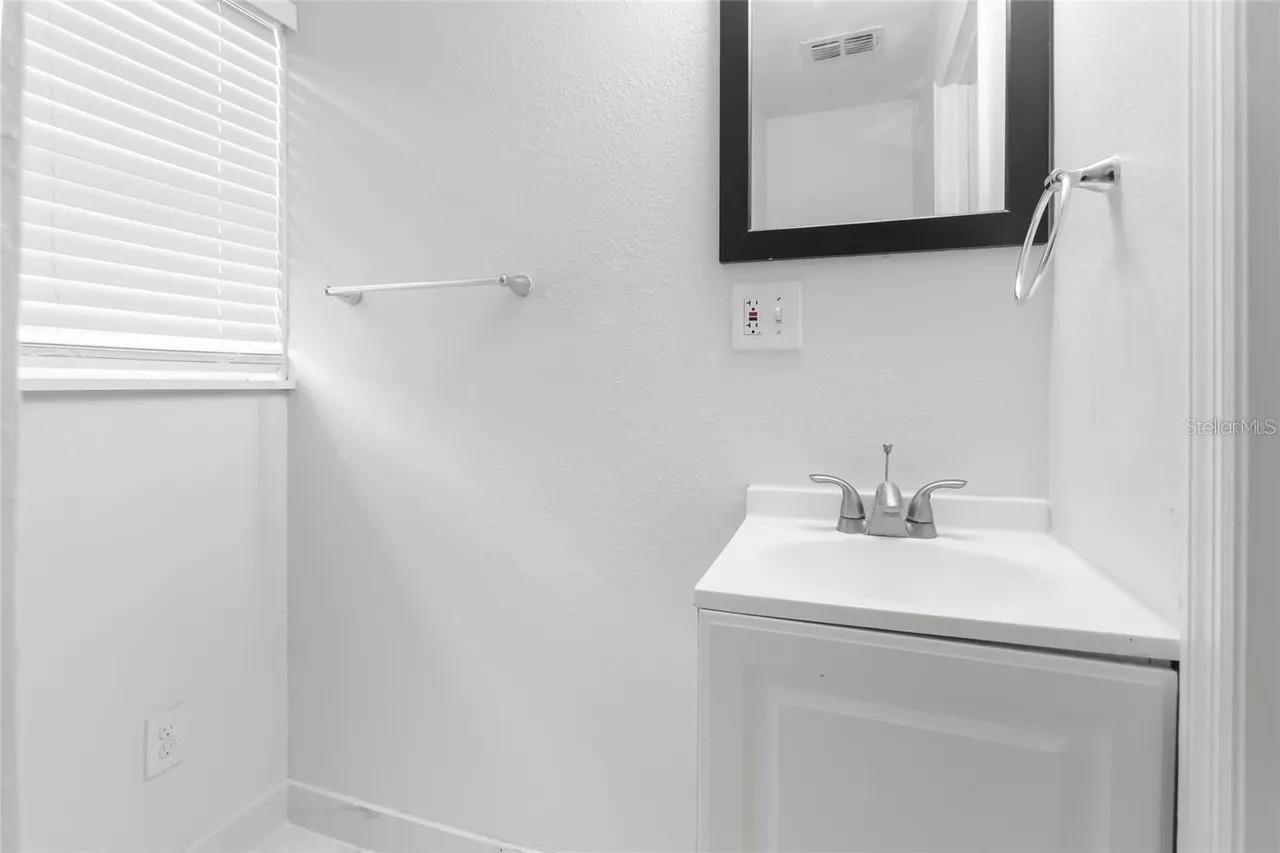 Image 15 of 40 For 1415 Zenith Place