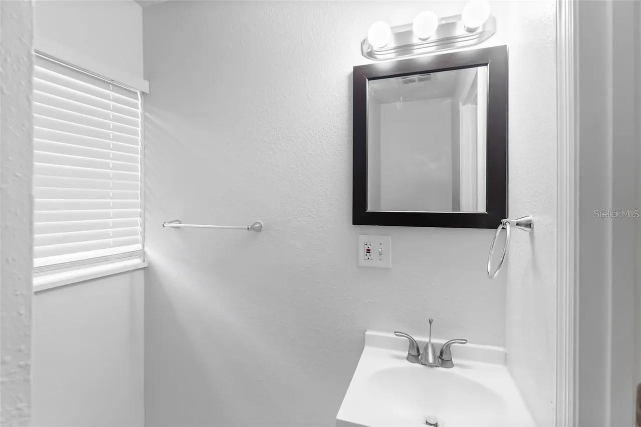 Image 16 of 40 For 1415 Zenith Place