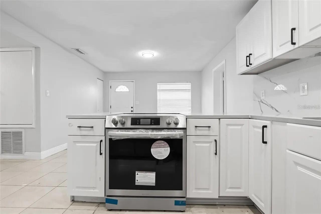 Image 7 of 40 For 1415 Zenith Place