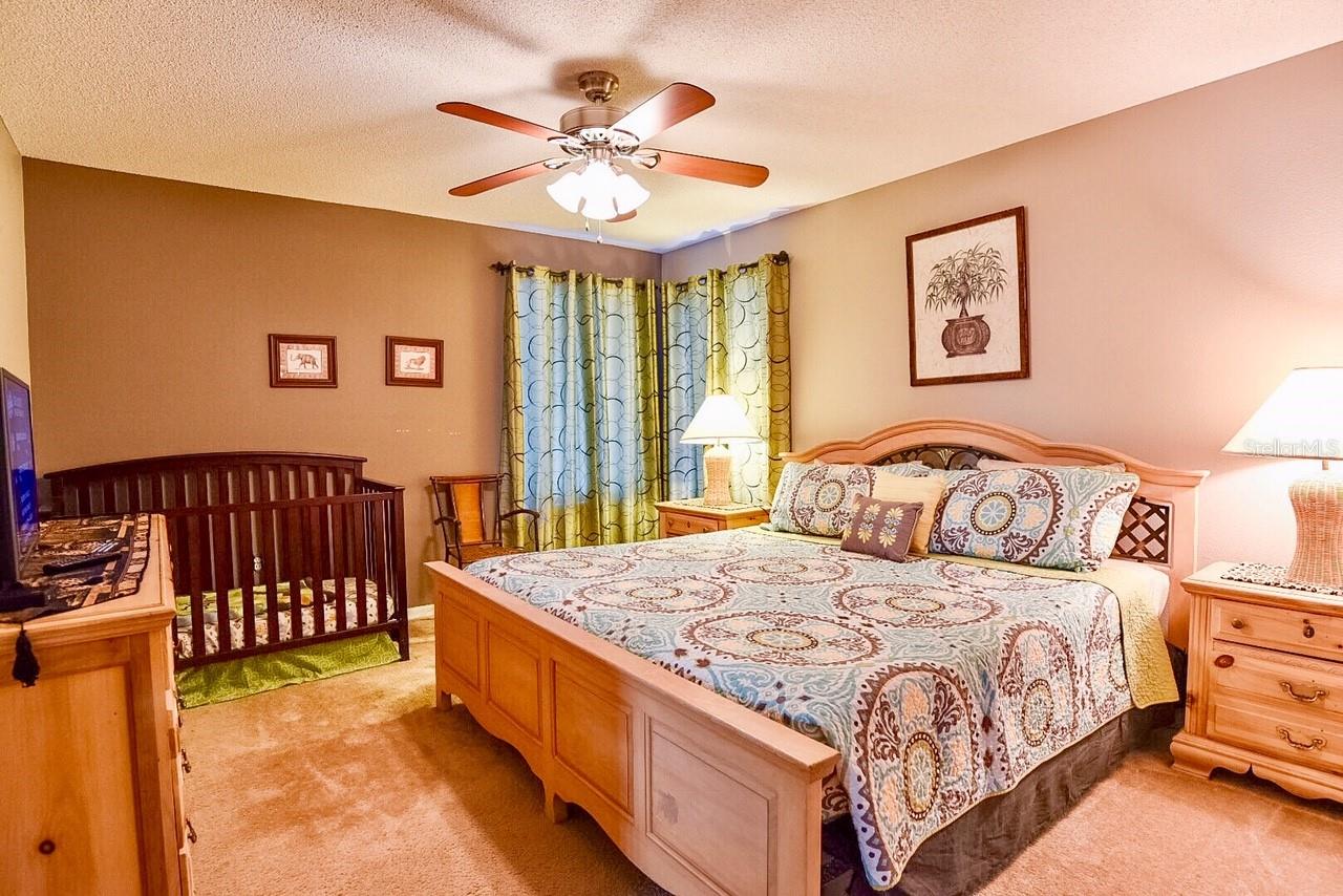 Image 10 of 18 For 977 Lake Berkley Drive