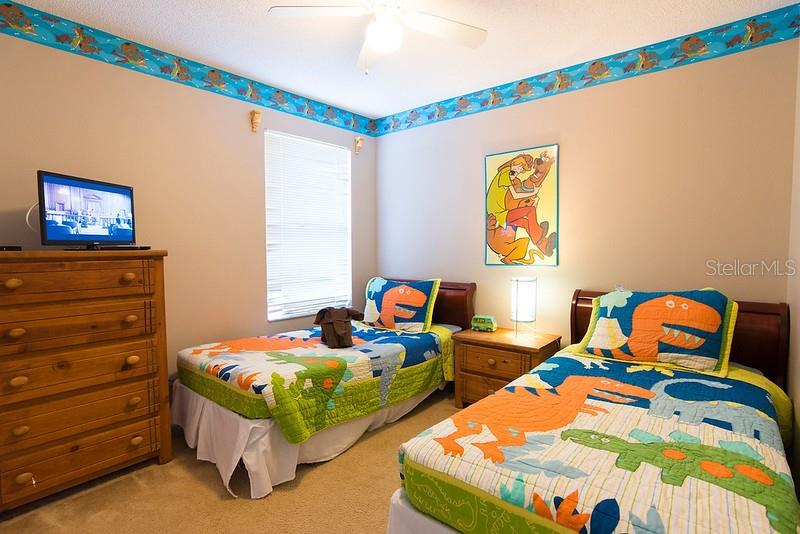 Image 12 of 18 For 977 Lake Berkley Drive