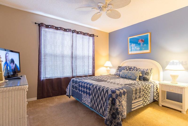 Image 13 of 18 For 977 Lake Berkley Drive