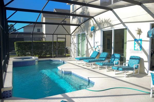 Image 16 of 18 For 977 Lake Berkley Drive