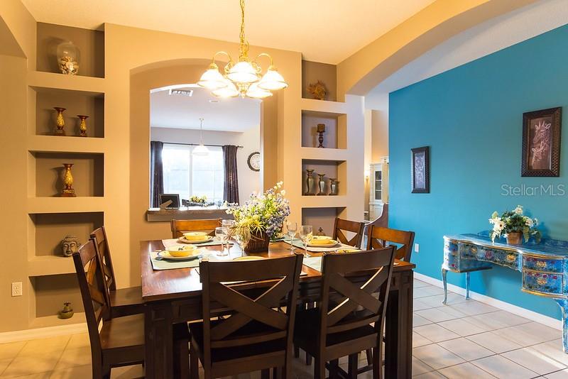 Image 5 of 18 For 977 Lake Berkley Drive