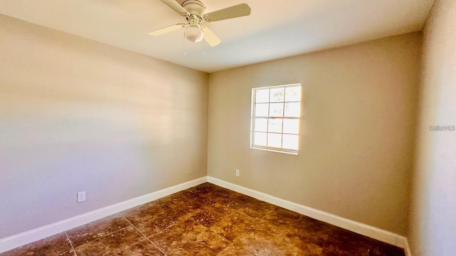 Image 5 of 6 For 390 Haines Boulevard 10