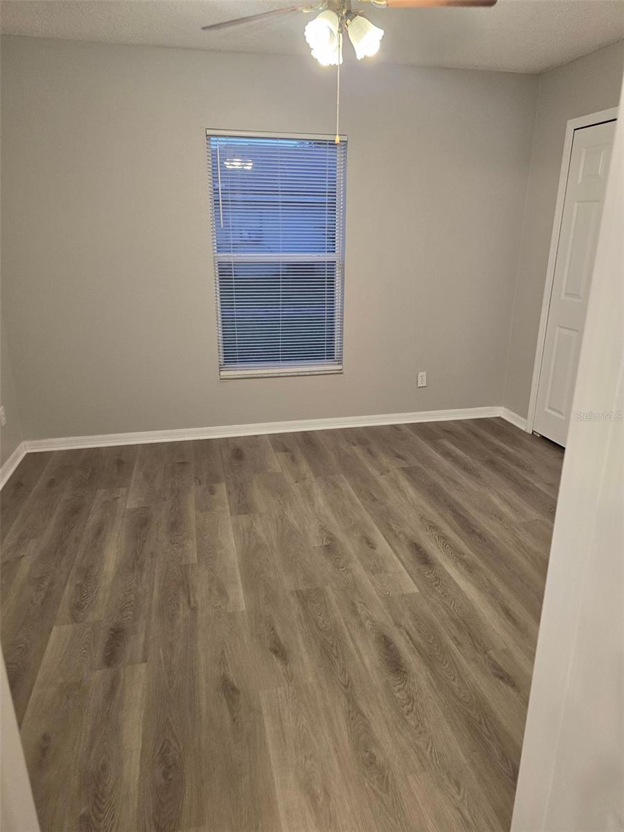 Image 13 of 33 For 542 Finch Court