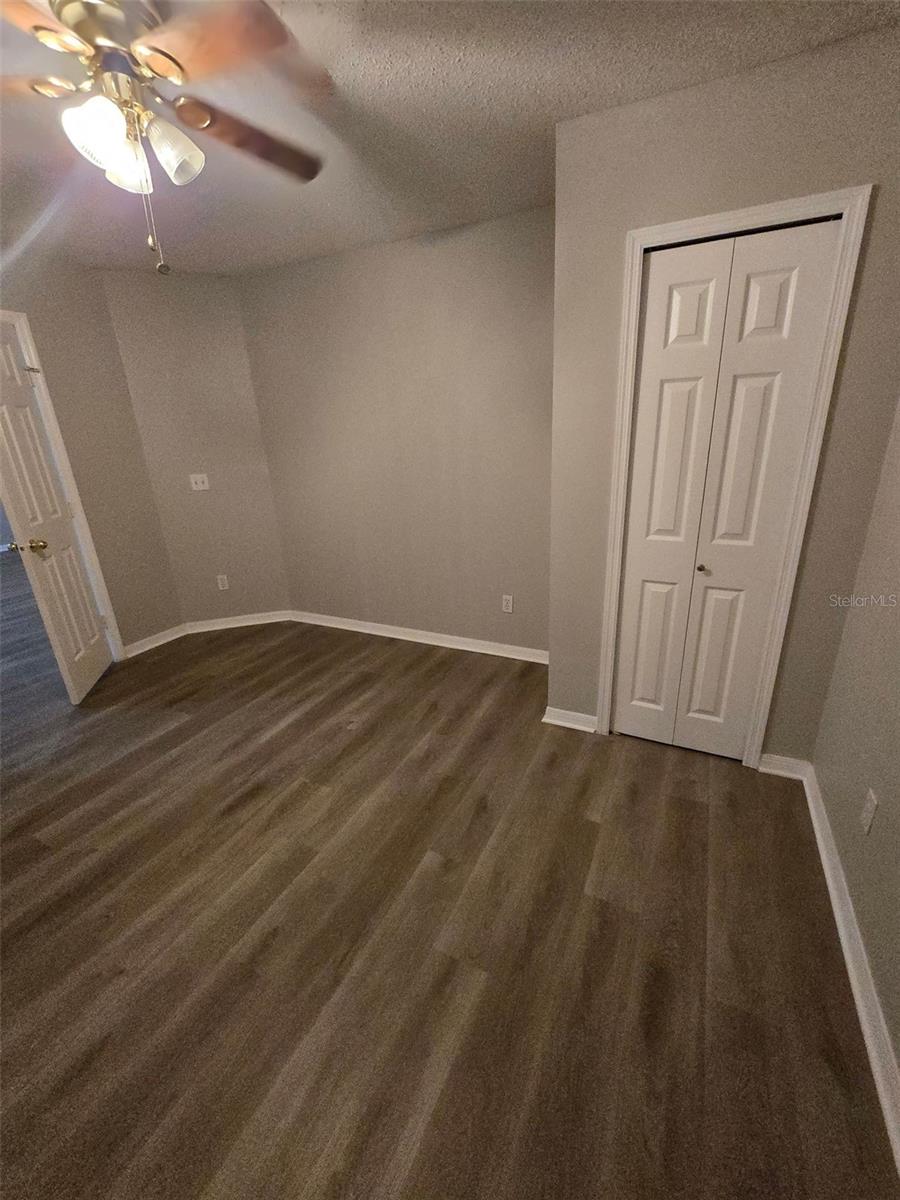 Image 15 of 33 For 542 Finch Court