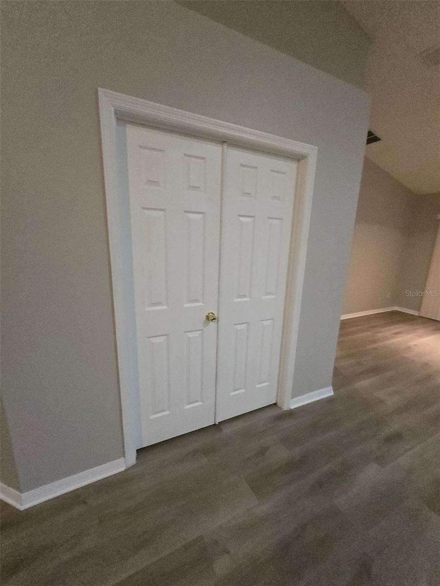 Image 16 of 33 For 542 Finch Court