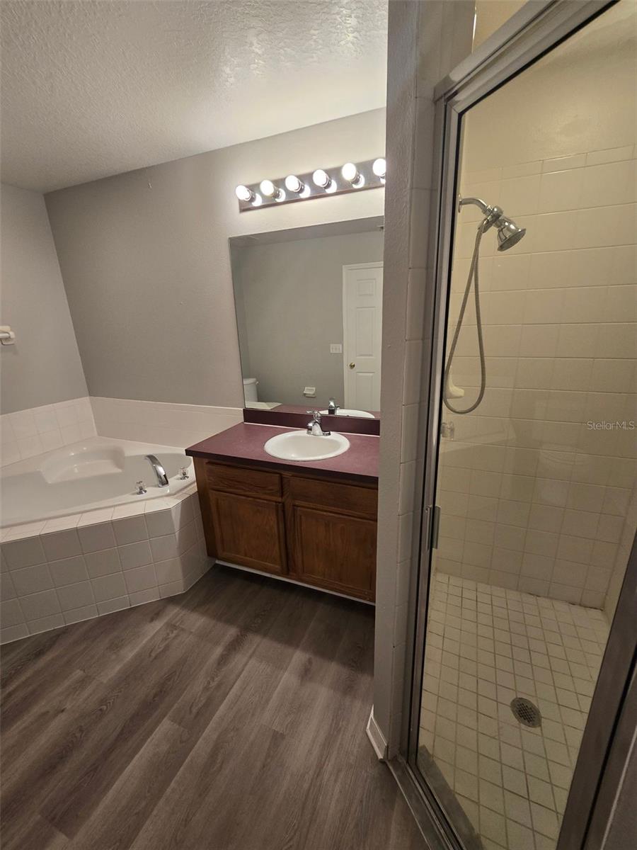 Image 26 of 33 For 542 Finch Court