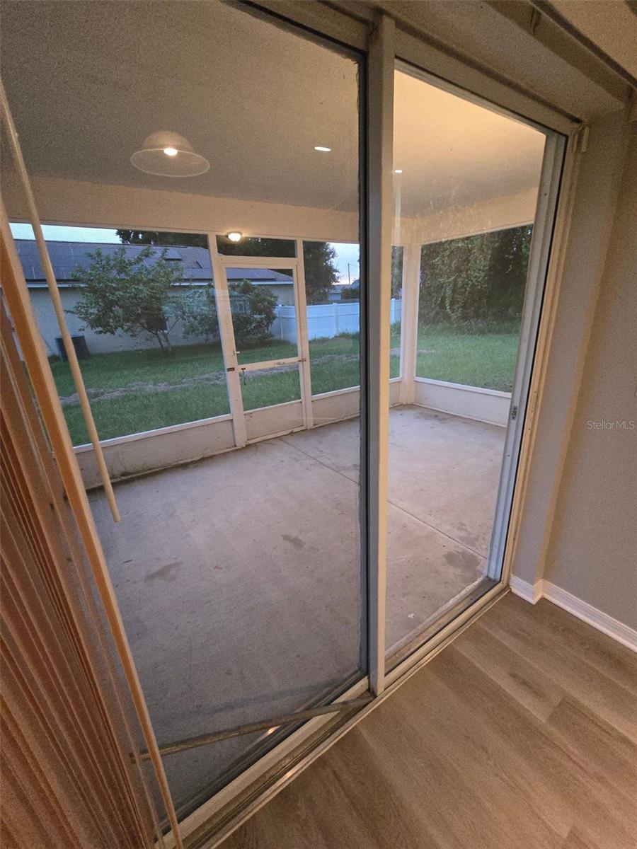 Image 27 of 33 For 542 Finch Court