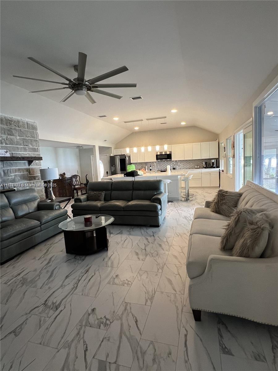 Image 13 of 47 For 310 3rd Street