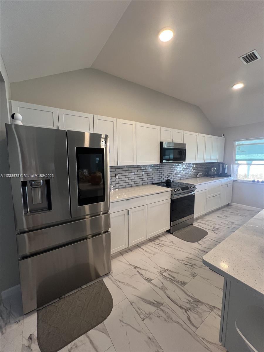 Image 17 of 47 For 310 3rd Street