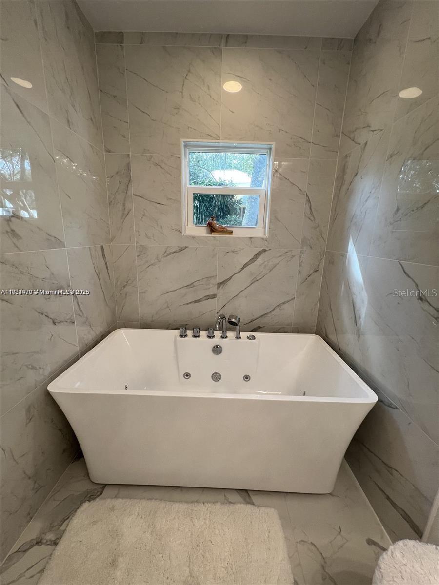 Image 22 of 47 For 310 3rd Street