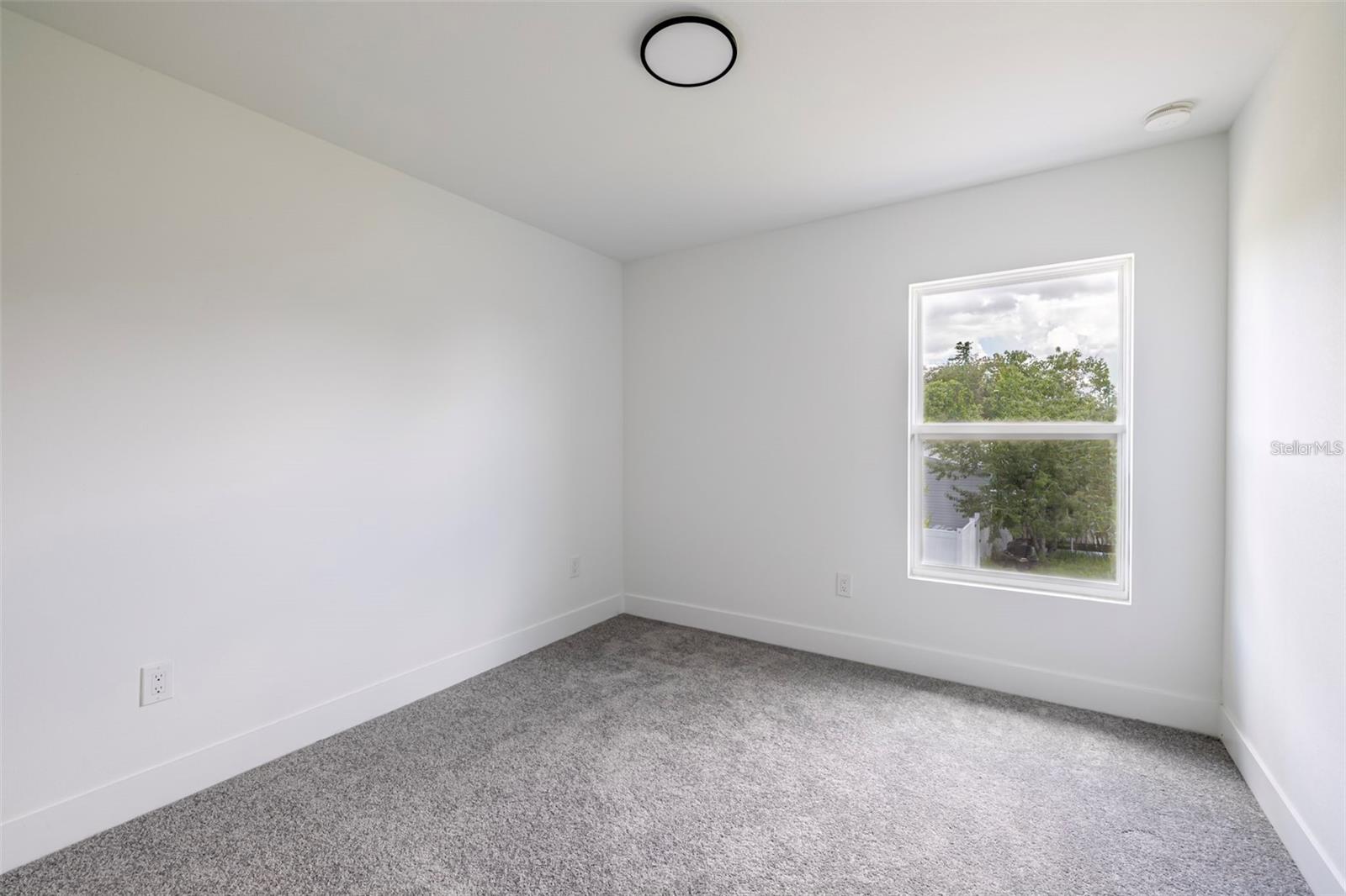 Image 20 of 23 For 2057 Barroso