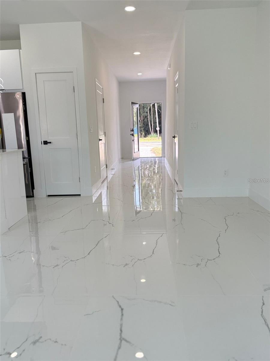 Image 4 of 23 For 2057 Barroso