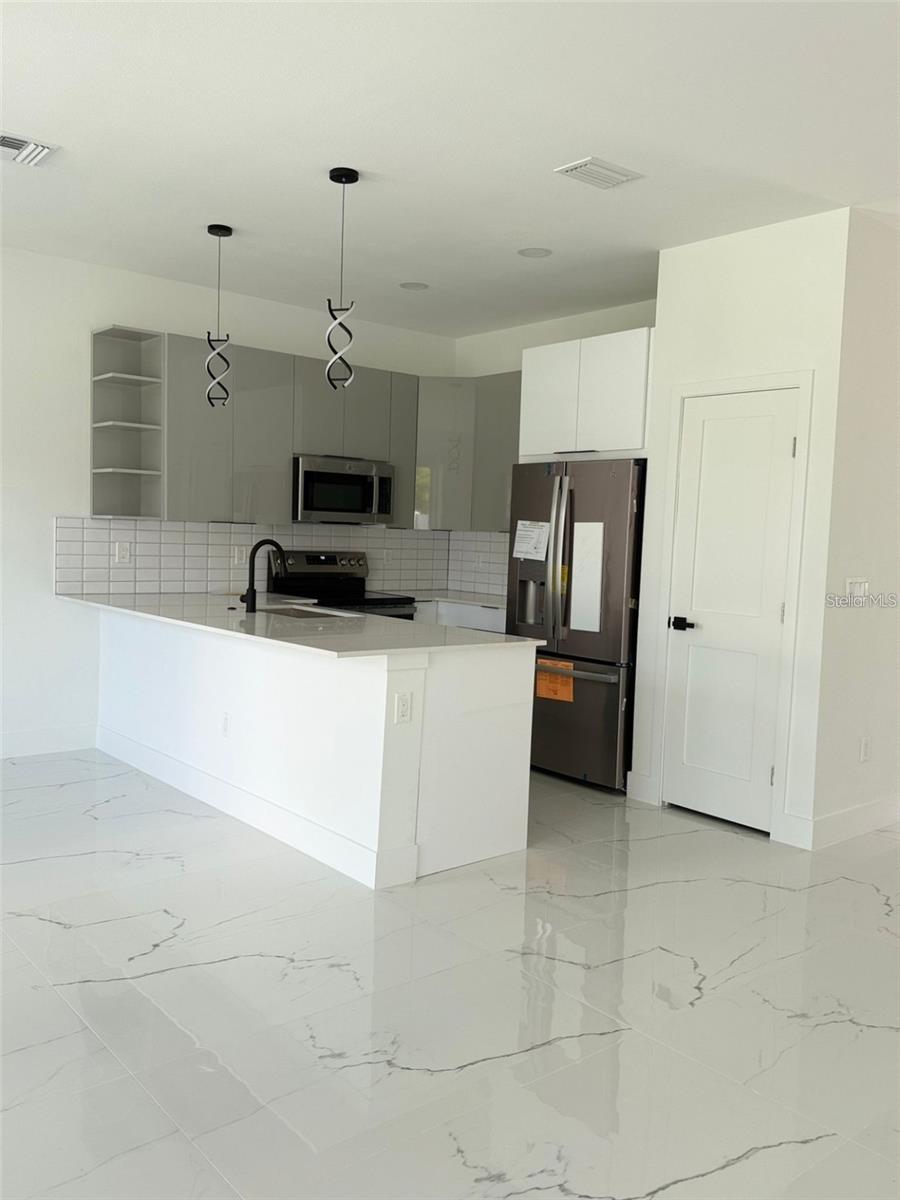 Image 6 of 23 For 2057 Barroso