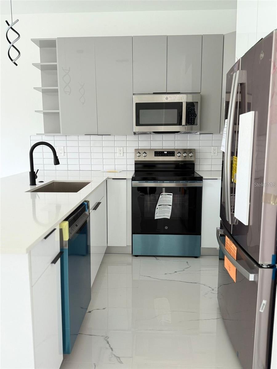 Image 7 of 23 For 2057 Barroso