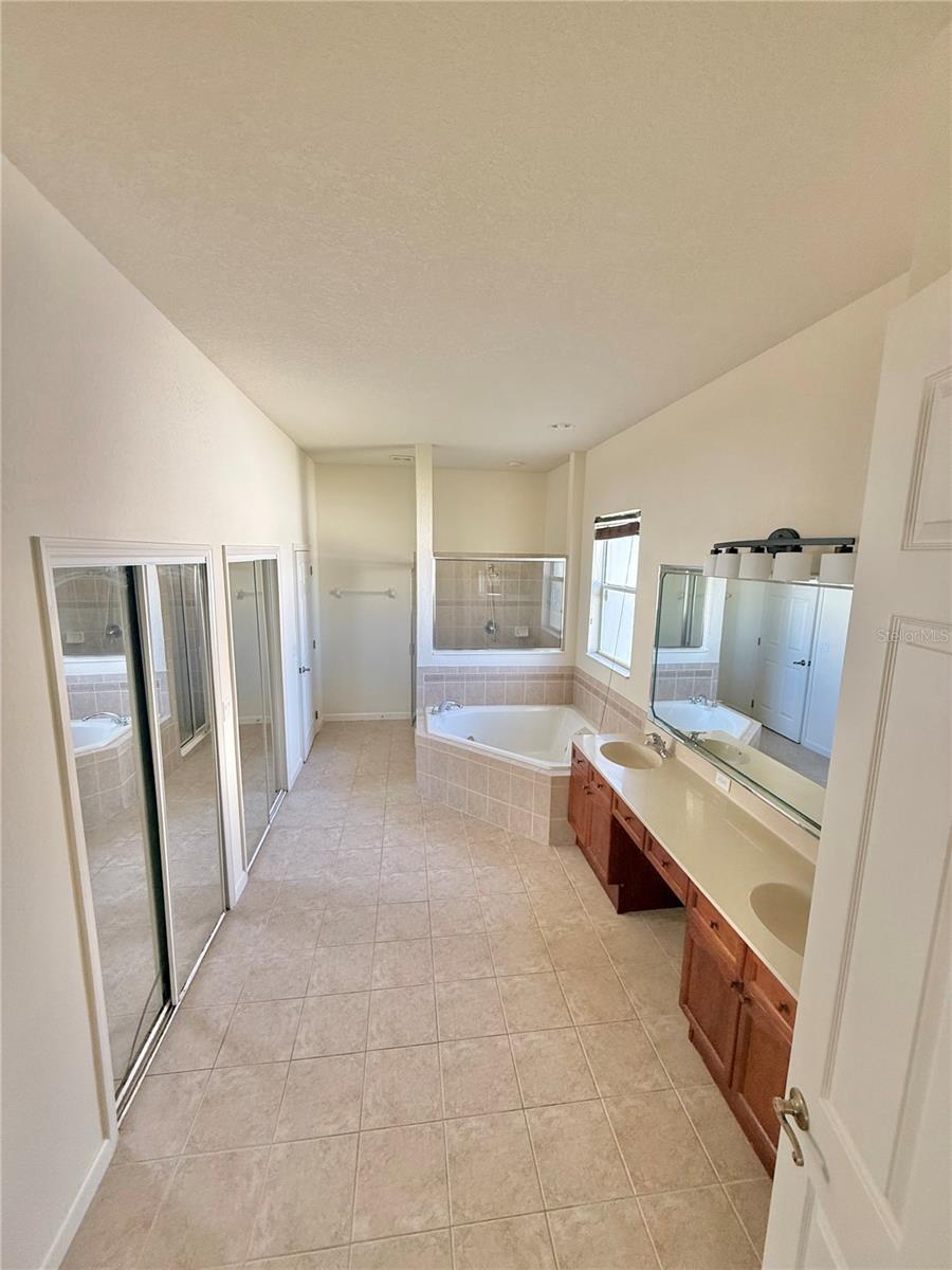 Image 21 of 43 For 2715 Bartlet Drive