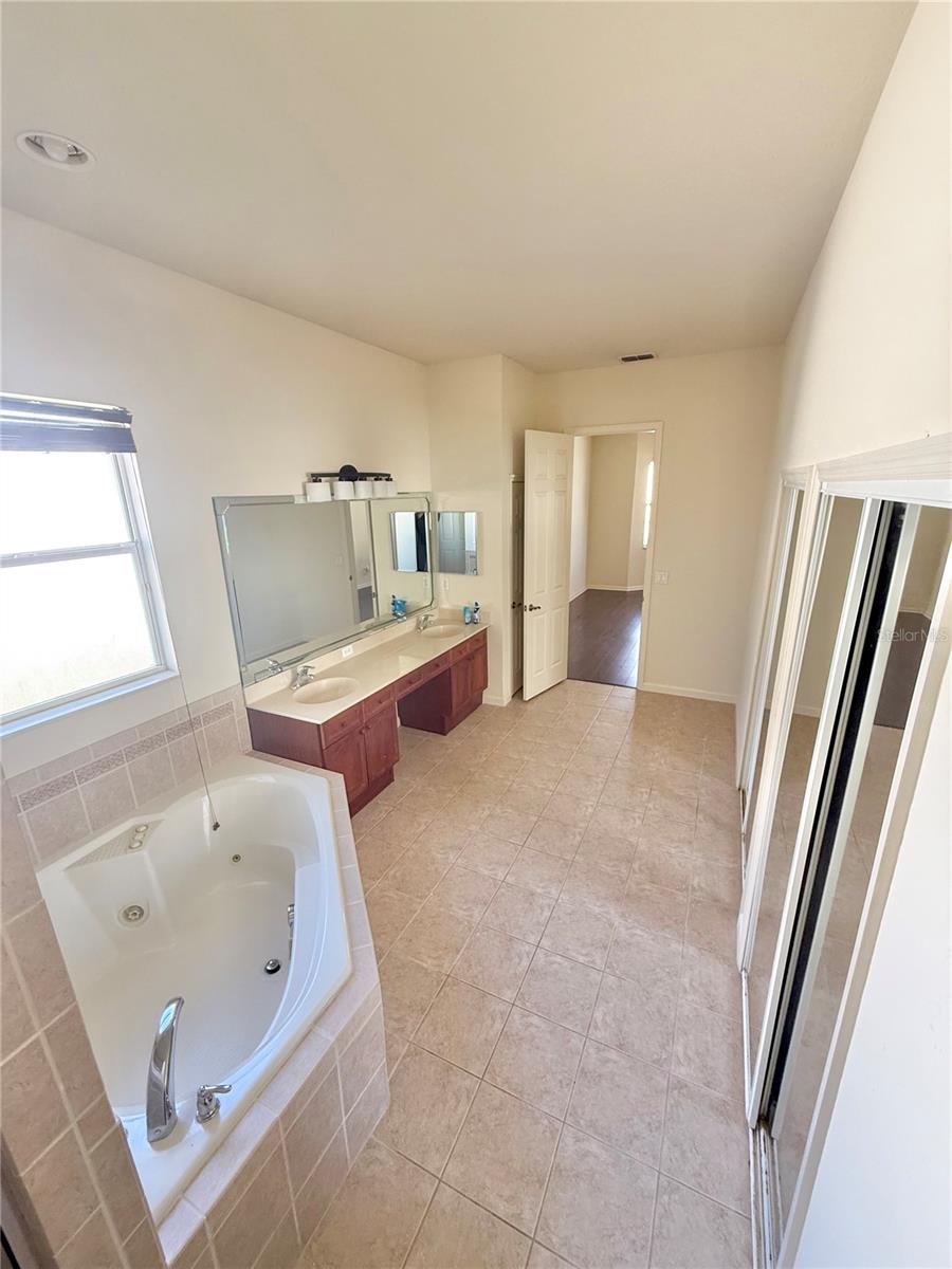 Image 22 of 43 For 2715 Bartlet Drive